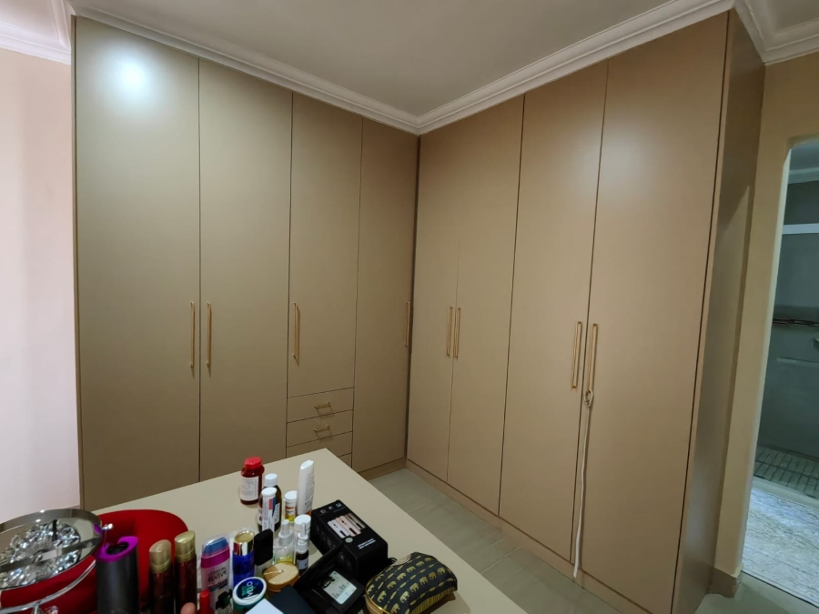 5 Bedroom Property for Sale in Pearly Beach Western Cape